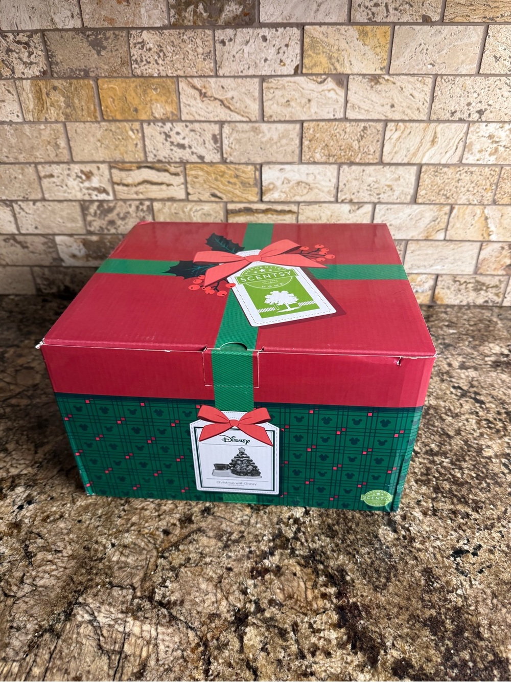 Disney Christmas Scentsy Warmer Mickey Mouse & Friends Holiday Tree LED New open